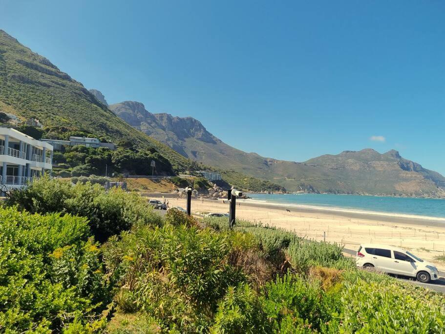 Beautiful Apartment Across From The Beach Cape Town Exterior photo